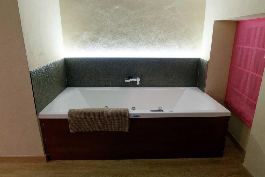 Loft Jacuzzi Lila Casa Ermita San Antonio * Ubrique